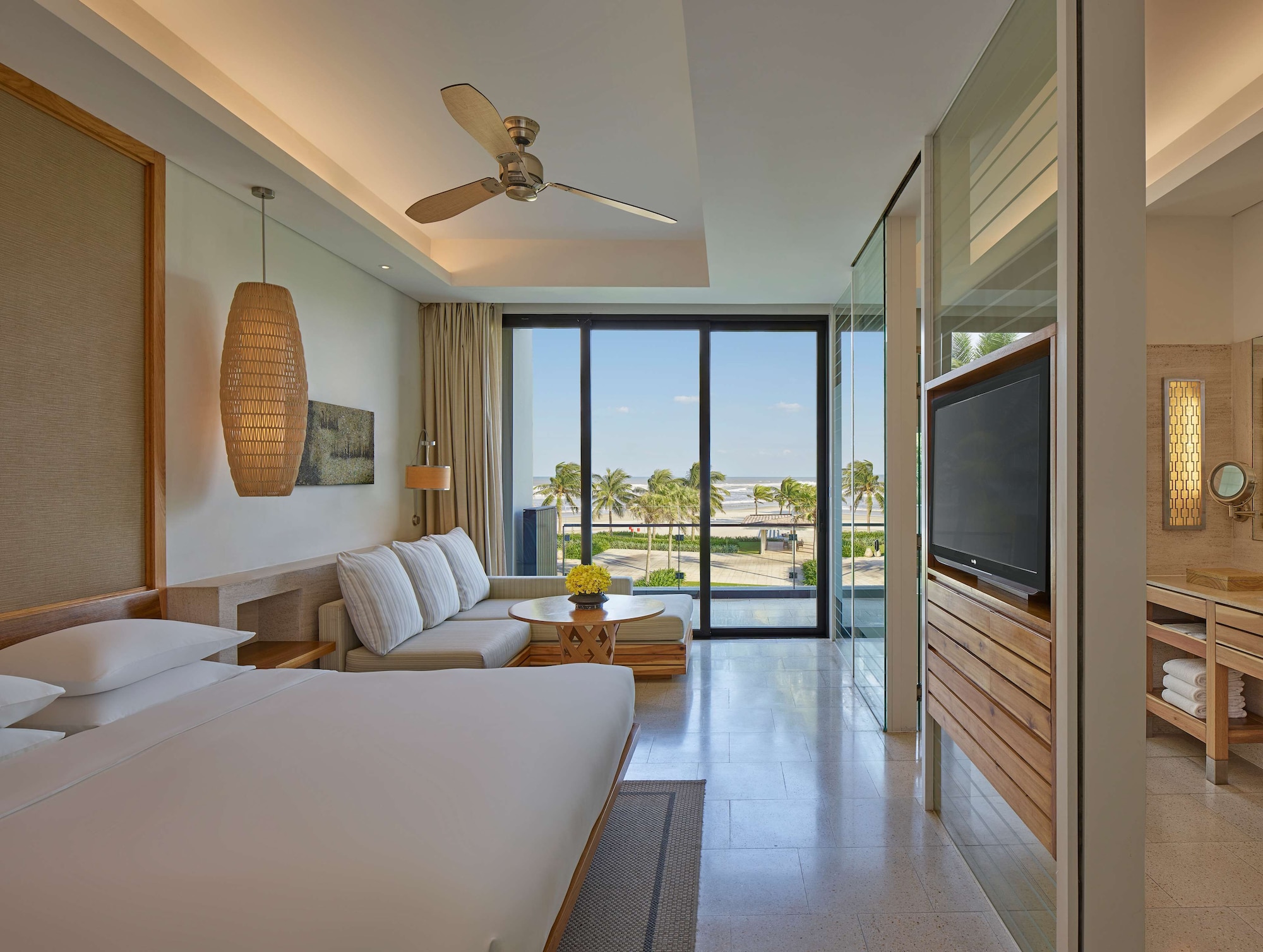 غرفة كلوب بسرير كينج بإطلالة على البحر، Hyatt Regency Danang Resort And Spa 5/10
