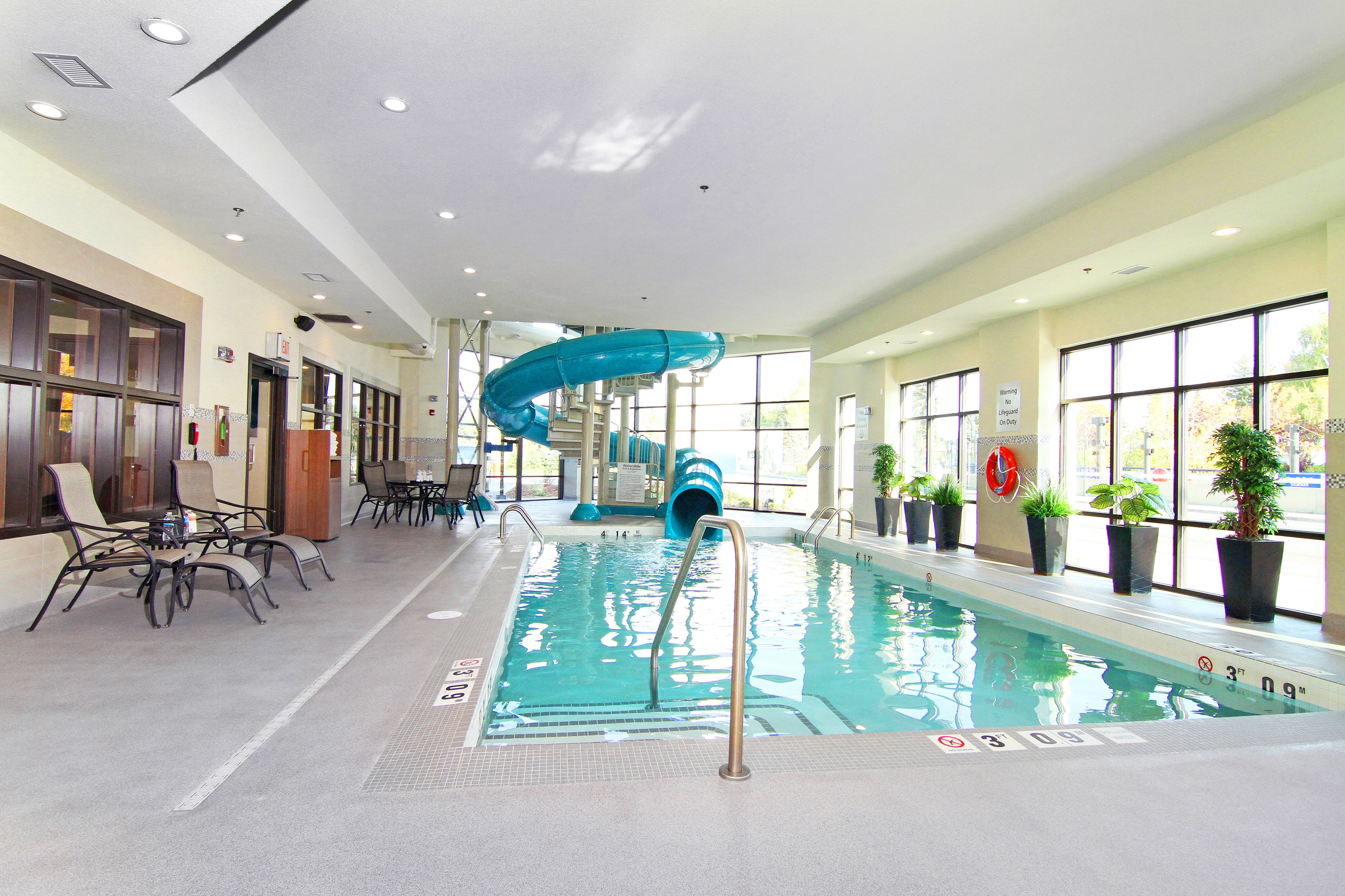 Holiday Inn Express And Suites Calgary Nw University Area 34/73
