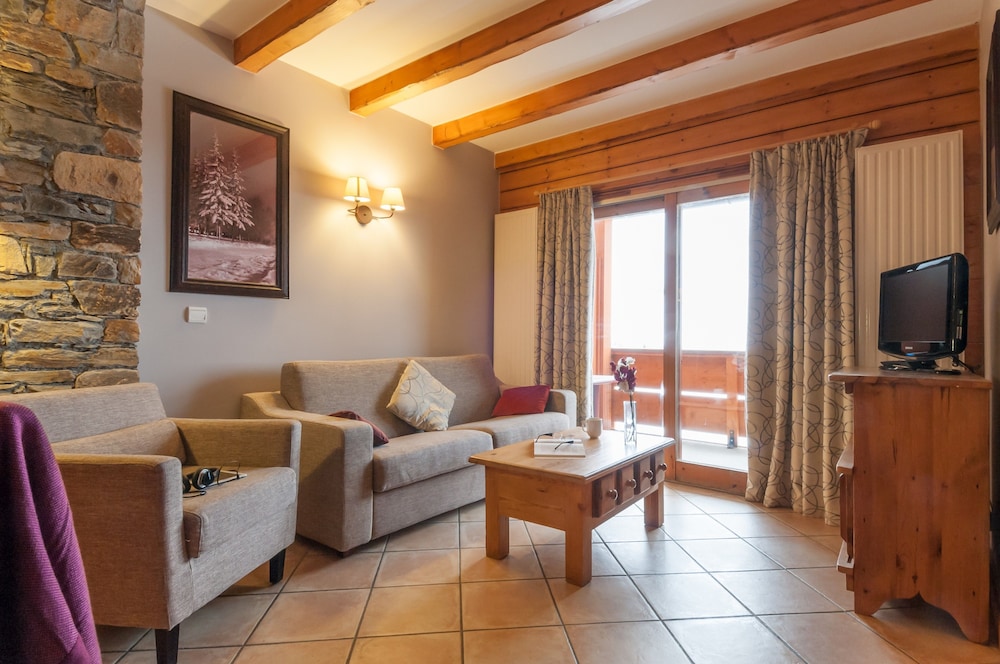 PIERRE AND VACANCES PREMIUM LES HAUTS BOIS 35/50