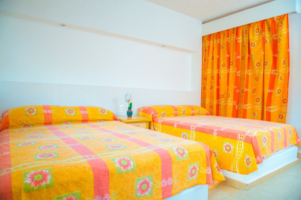 Hotel Acapulco 10/19
