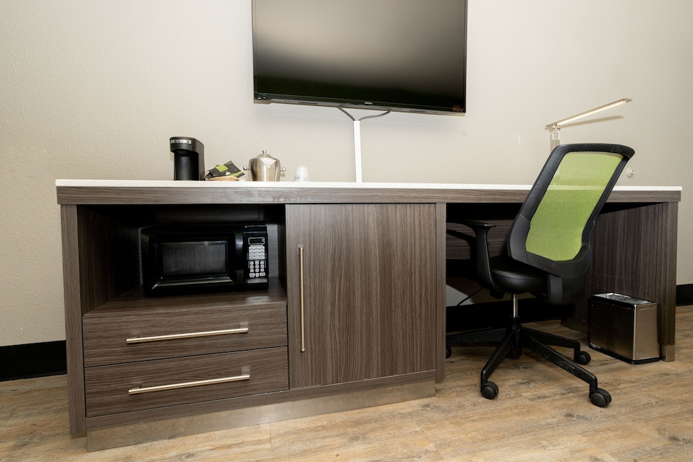 Surestay Plus Hotel By Best Western Point Richmond 35/37