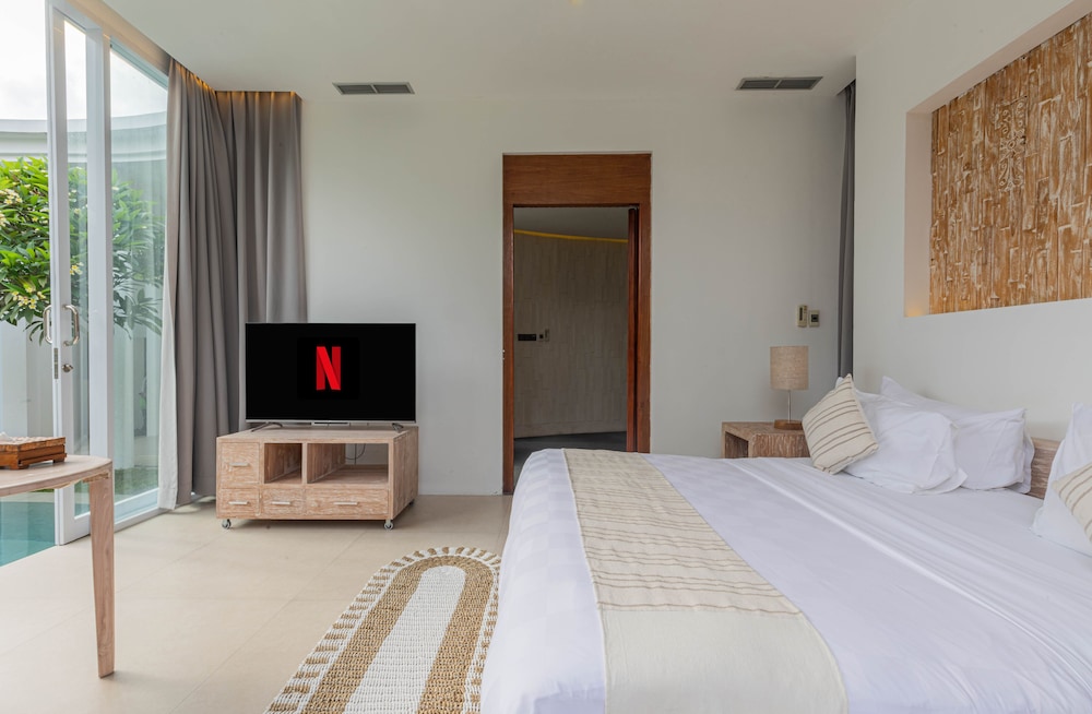 3 BEDROOMS, VILLA