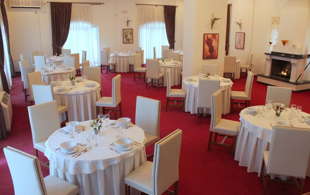 Famissi Eden Hotel 41/47