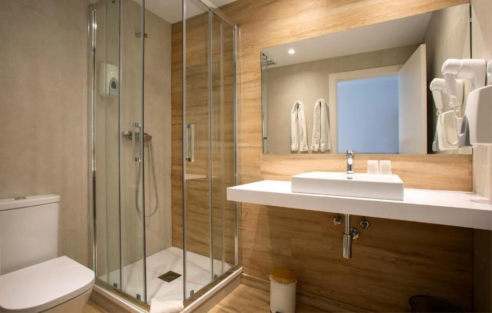 Hostal Sans 42/50
