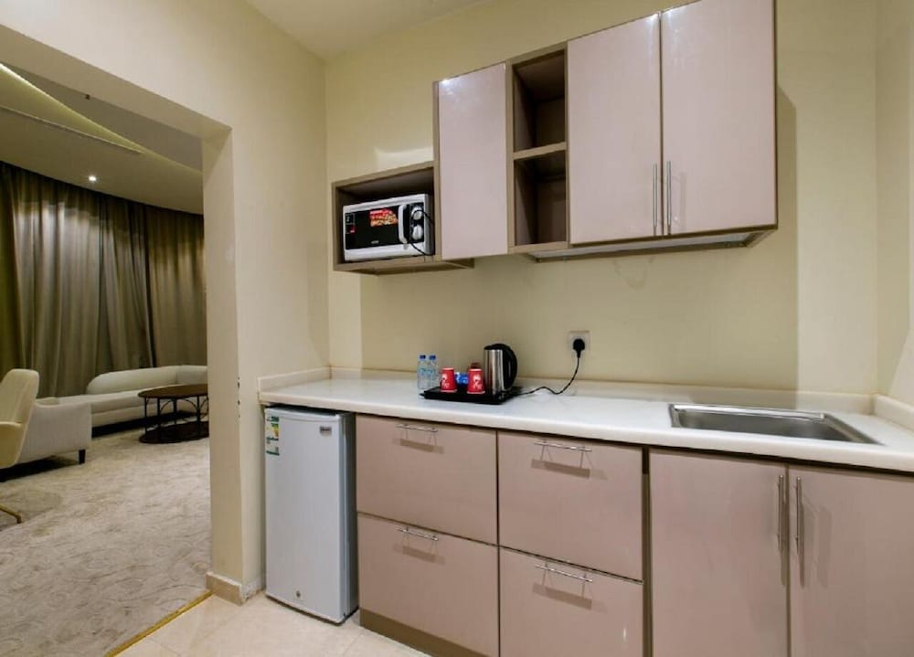 فندق ذا اس(The S Hotel Prince Sultan St) 36/37