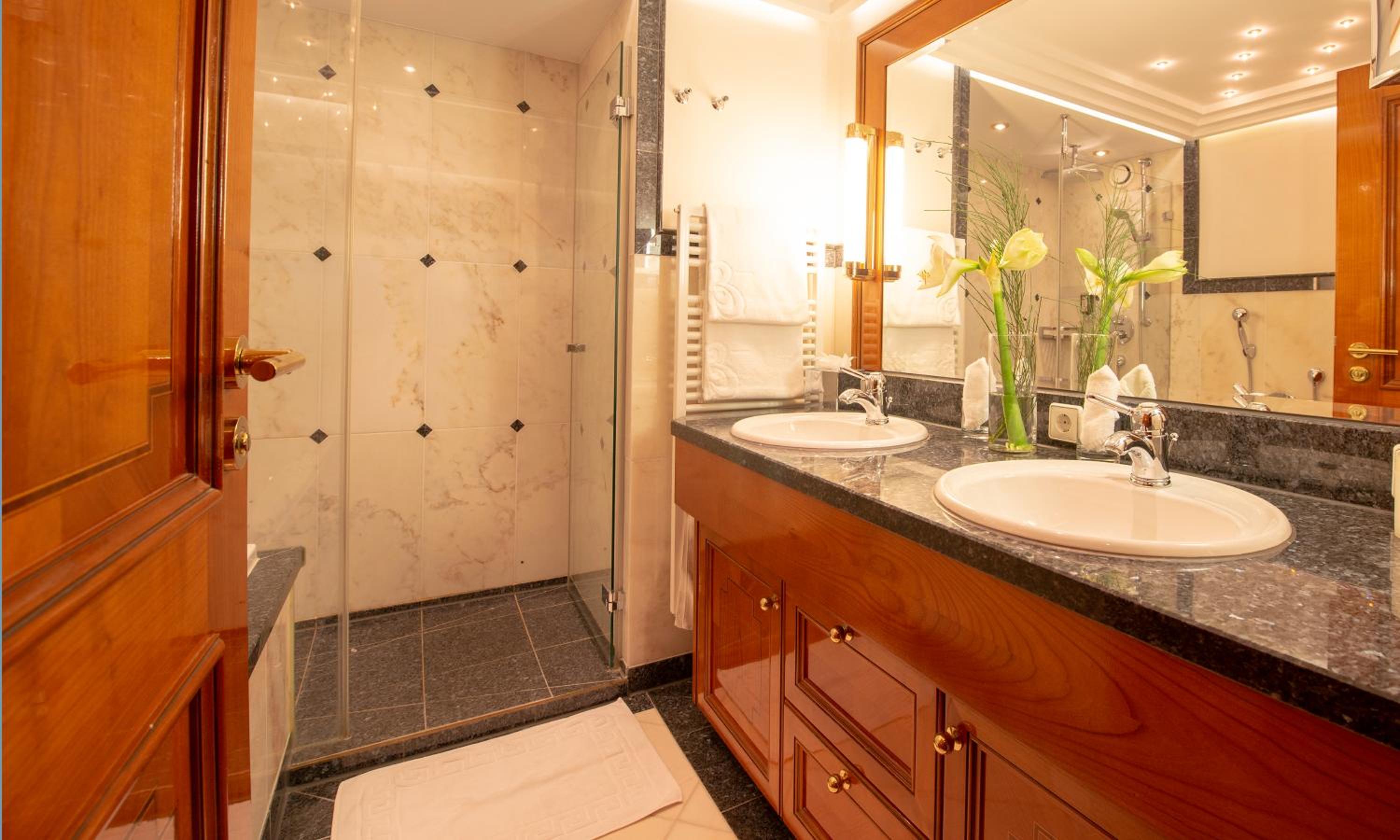 Suite, Valley View، Relais And Chateaux Hotel Dollenberg 2/2