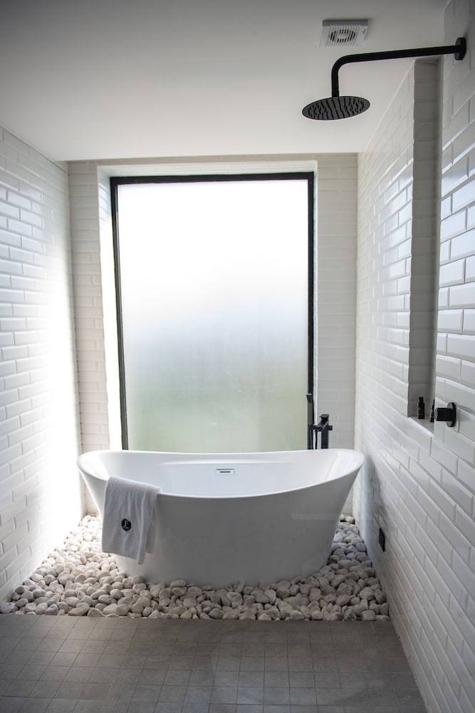 Fulton Business Luxury Hotel 48/49