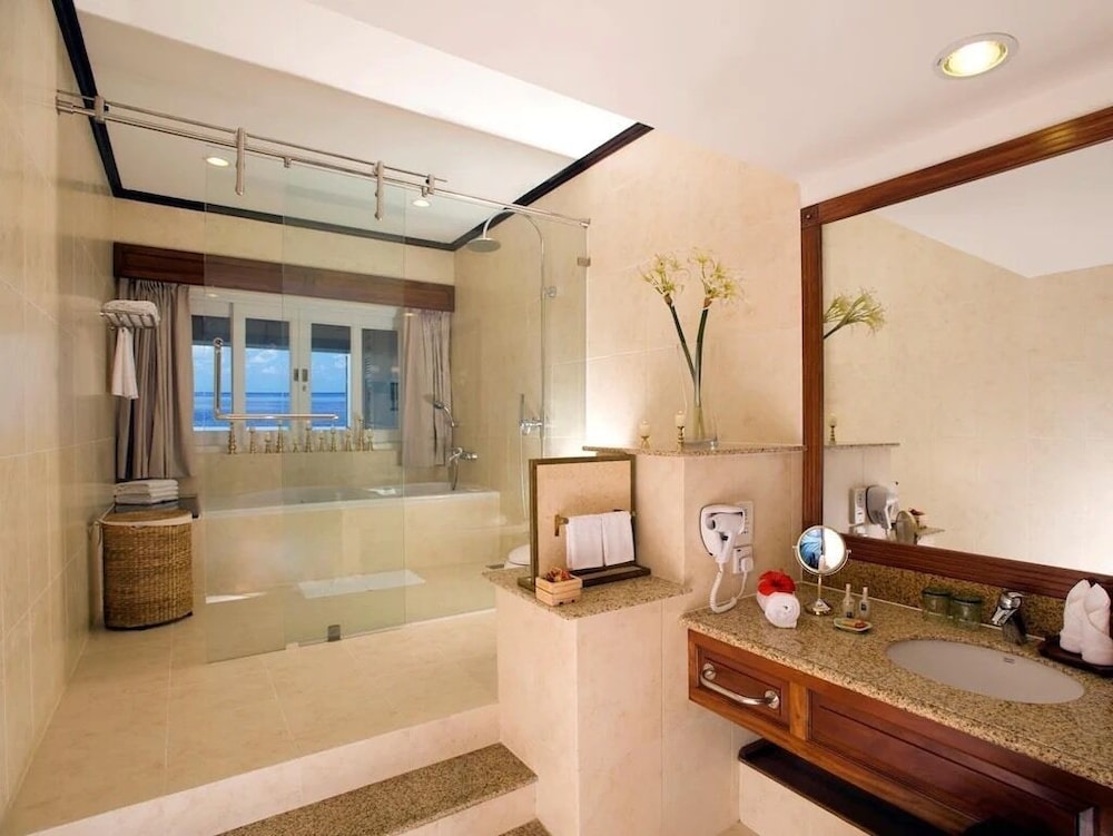 Novela Resort and Spa 50/50
