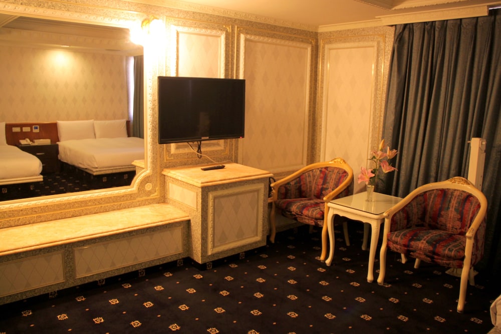 Crystal Hotel 45/67