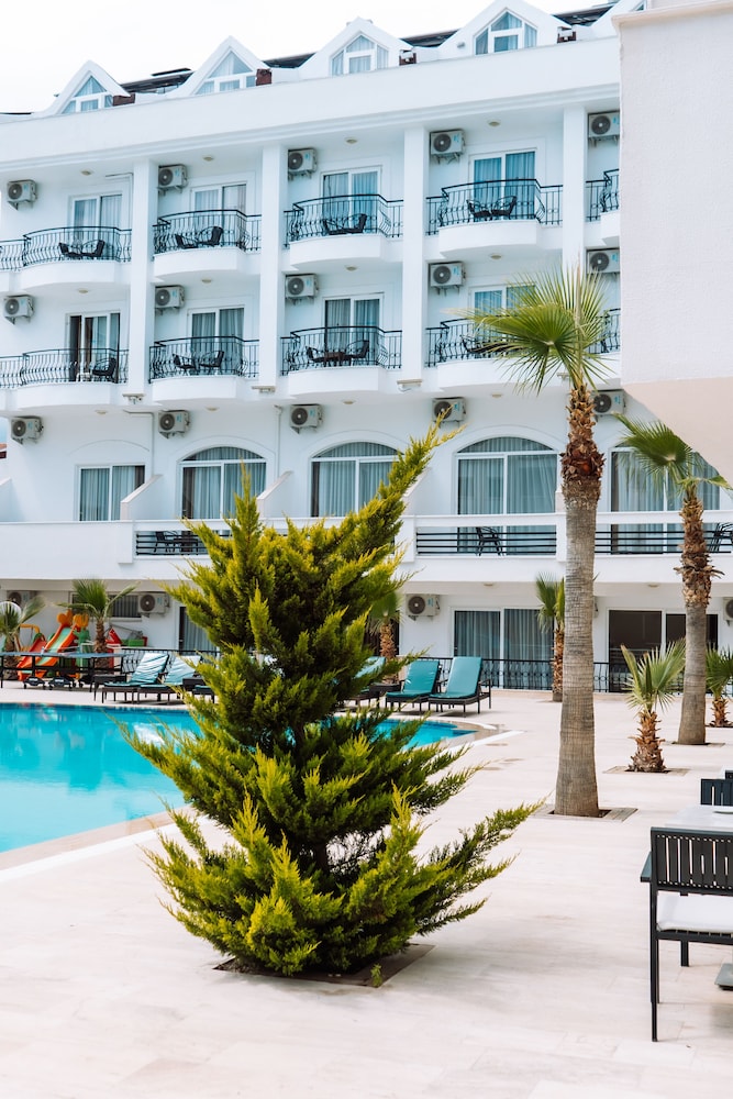 Elit Life Hotel 13/59