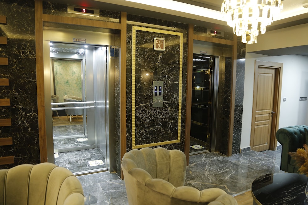 Grand Zara Hotel 30/49