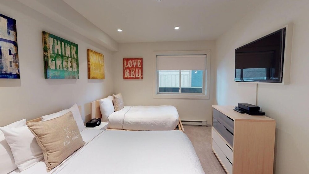 2 Bedrooms, Condo, Villa, 1 King and 2 Double Beds, Single Bed
