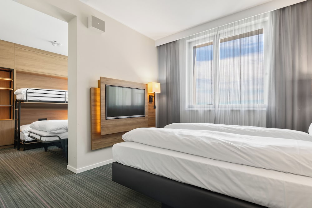 MOXY OSLO X 17/78