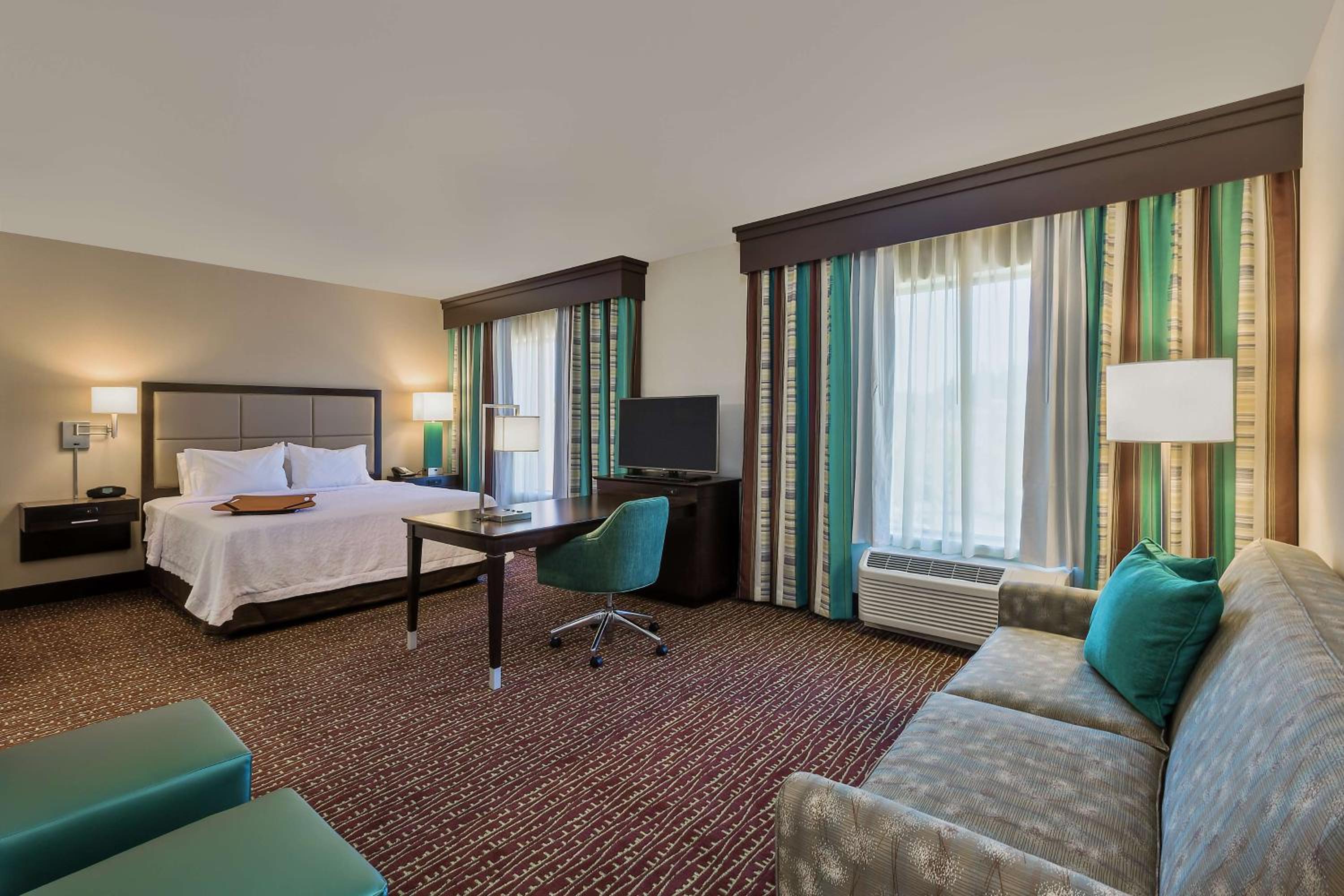 STUDIO, SUITE, KING BED