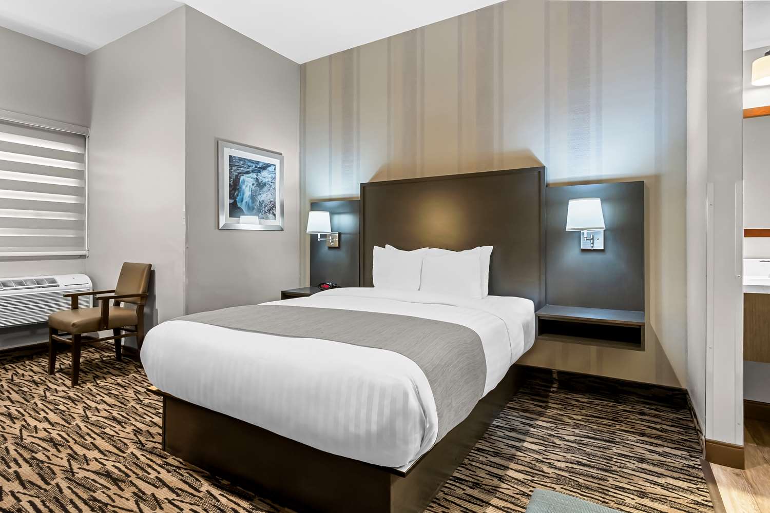 Room, Queen Bed, Patio