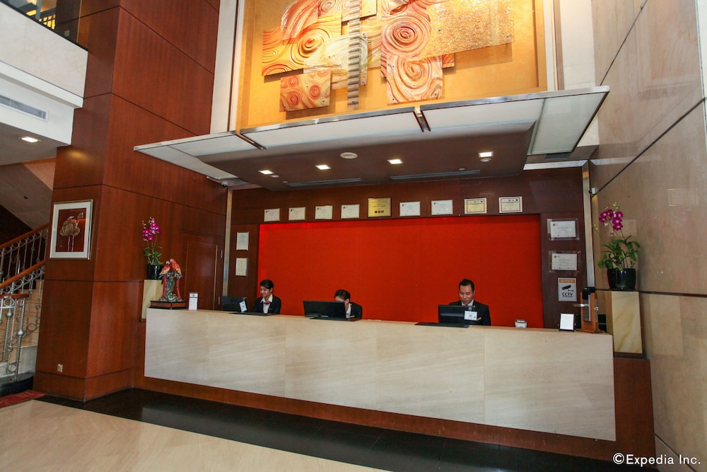 Lobby at Holiday Inn Express & Suites Singapore Novena, SINGAPORE