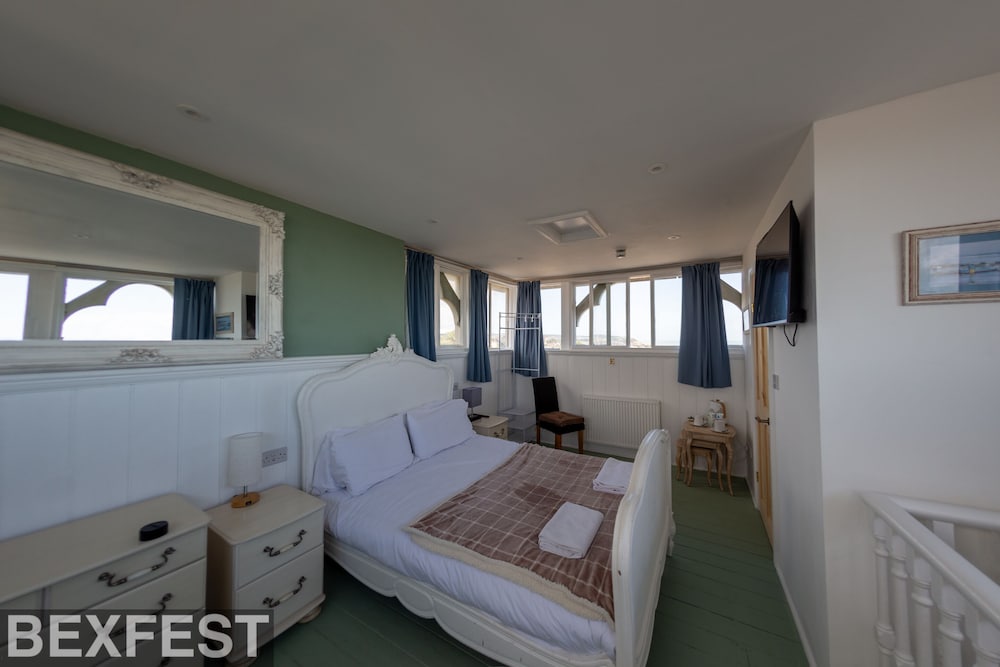 The Highlands Inn 18/50