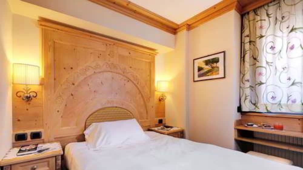 CLASSIC, DOUBLE OR TWIN BED