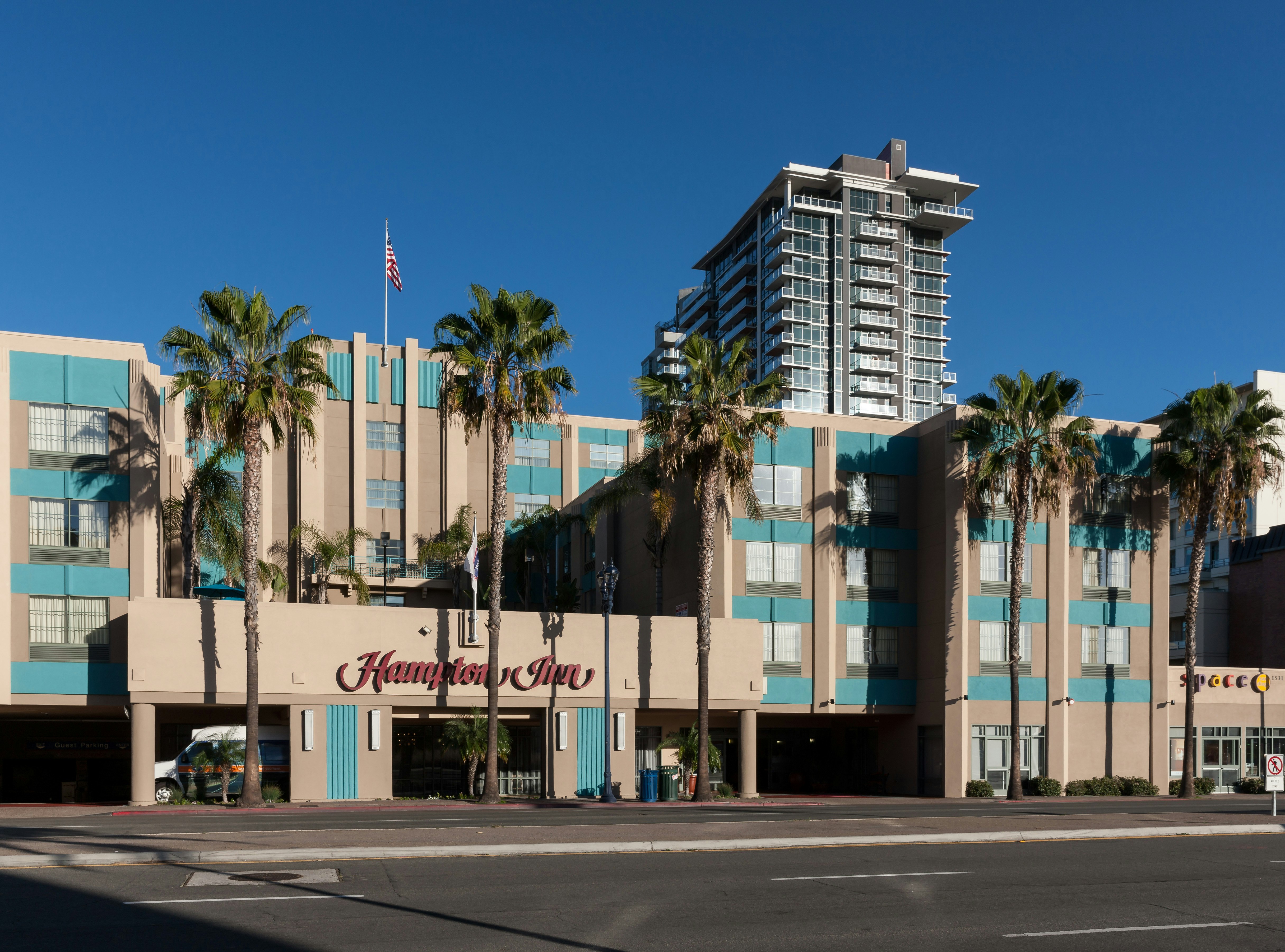 Hampton Inn San Diego Downtown 32/36