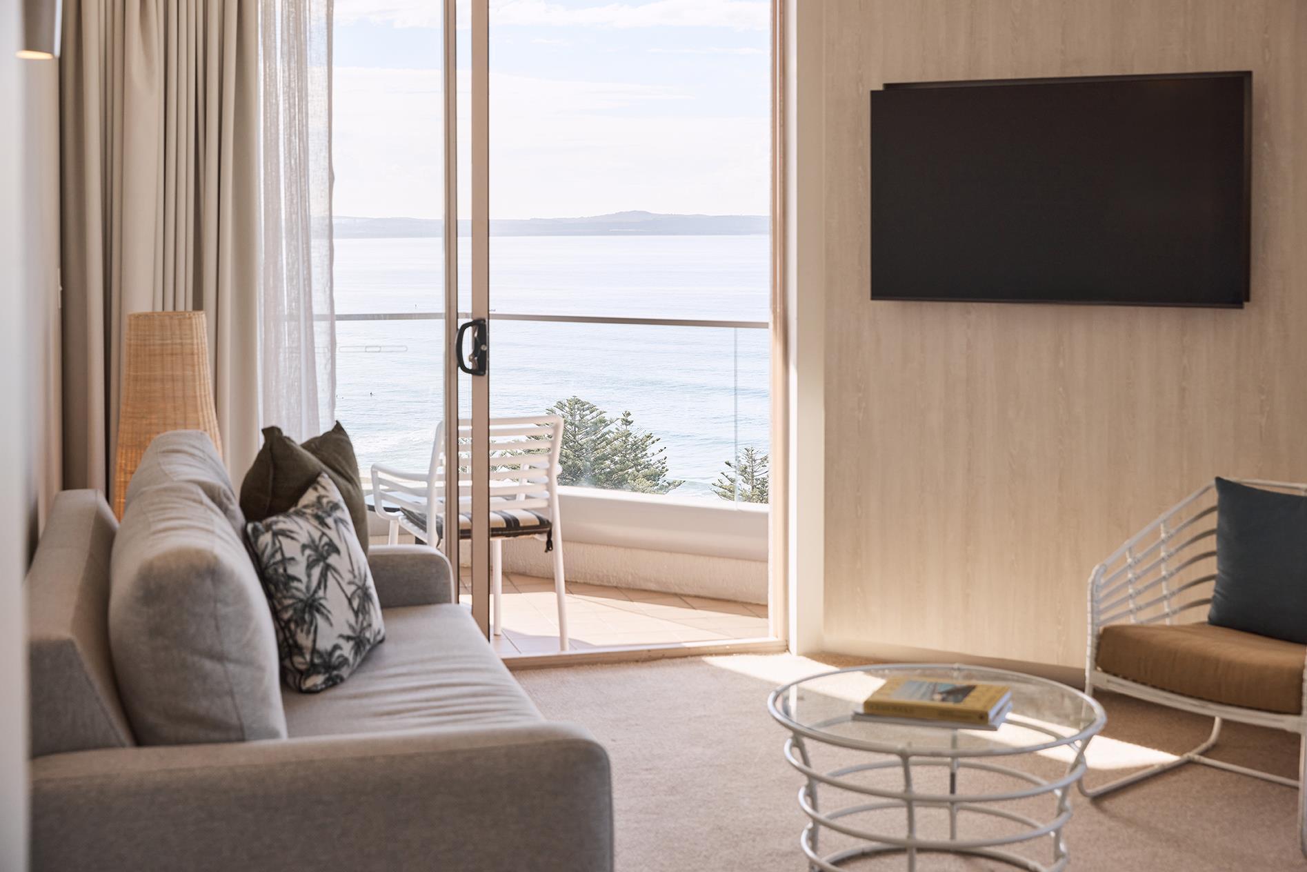 1 BEDROOM, SUITE