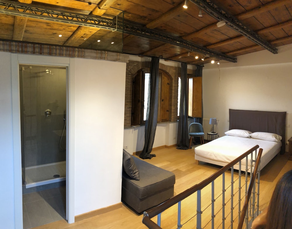 Giuturna Boutique Hotel 46/73