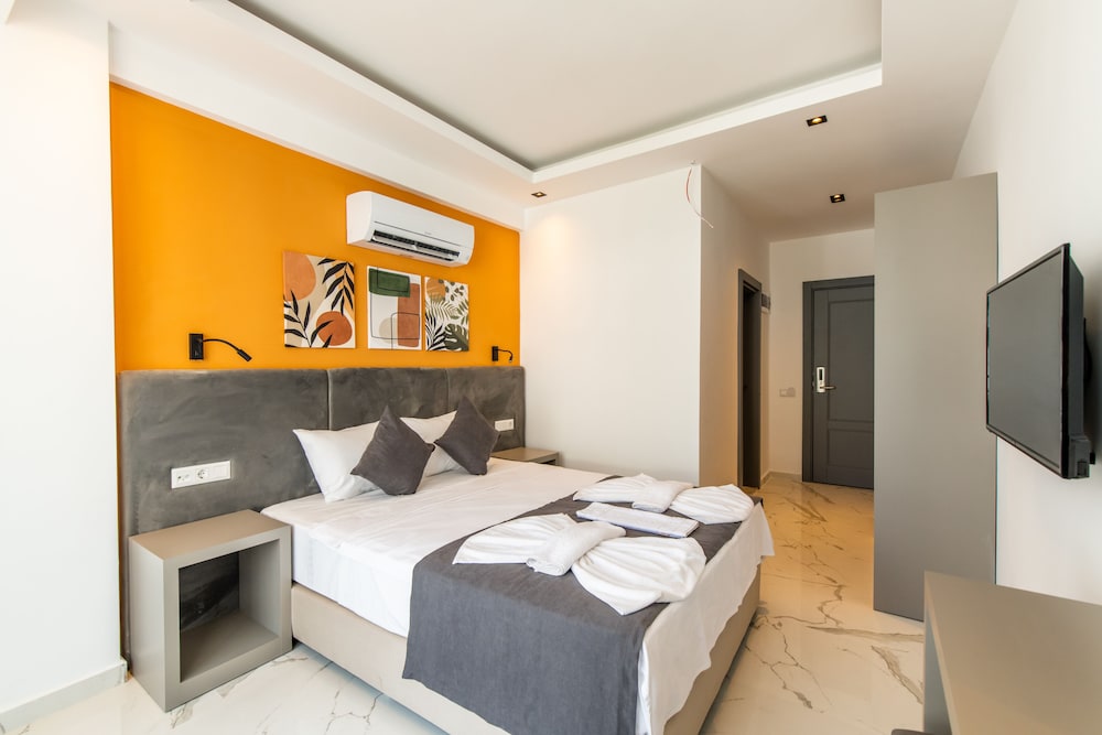 Leonis Hotel 9/50
