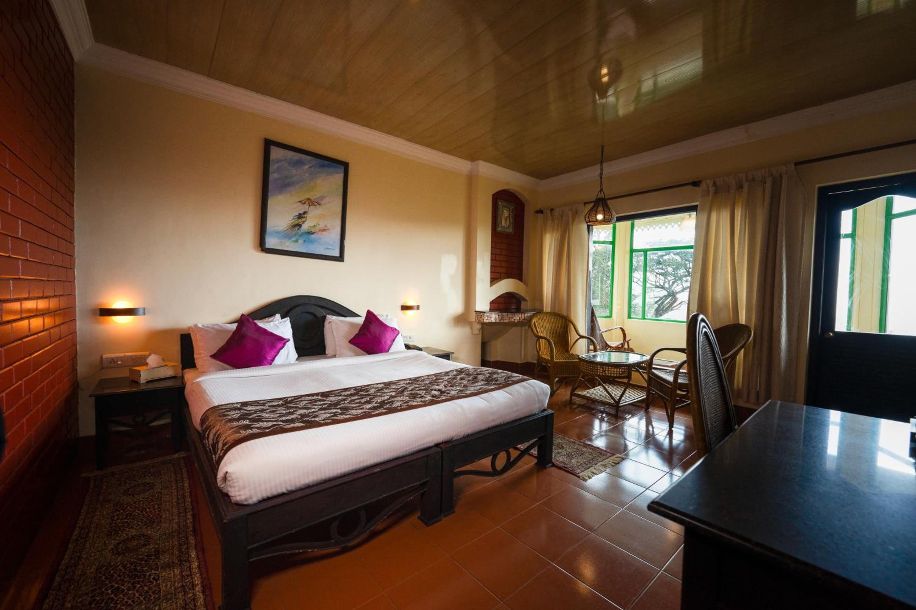 Super, Luxury, King Bed
