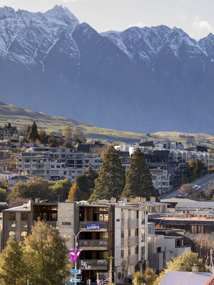 LyLo Queenstown 44/50