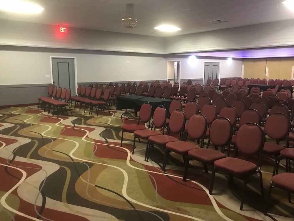 Travelodge by Wyndham Indianapolis Speedway 39/50