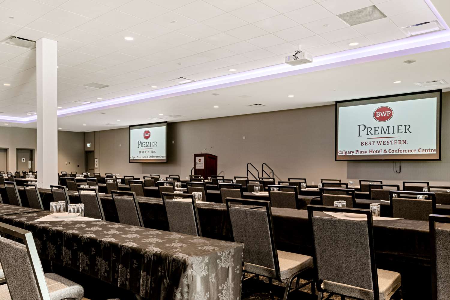 Best Western Premier Calgary Plaza Hotel and Conference Centre 55/65