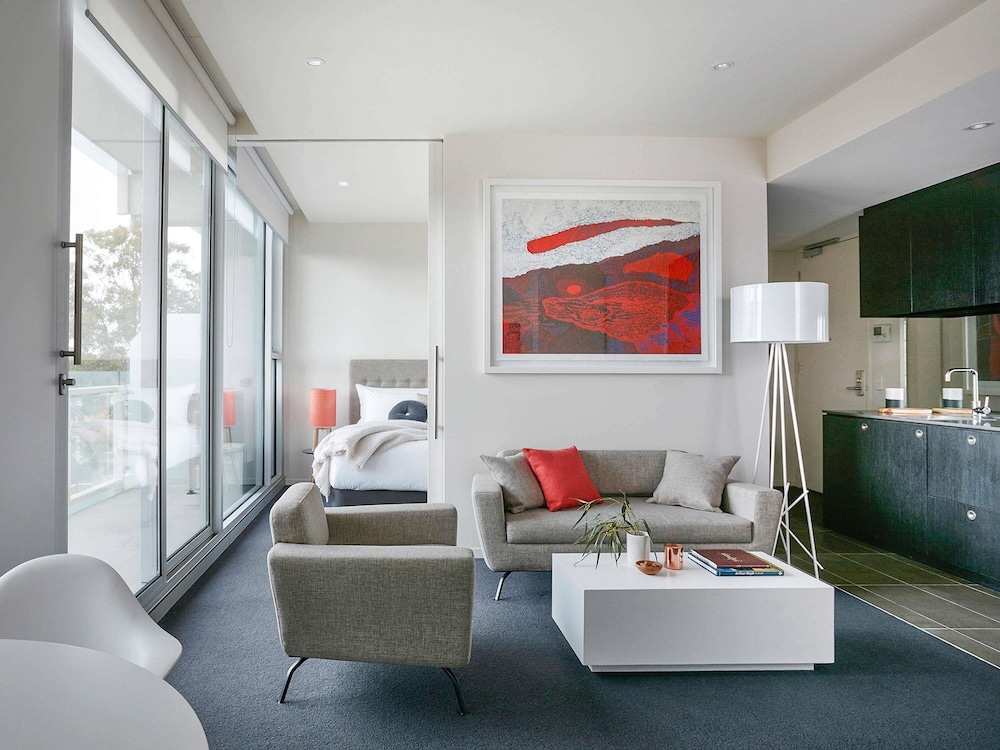 The Watson Adelaide - Art Series 40/52
