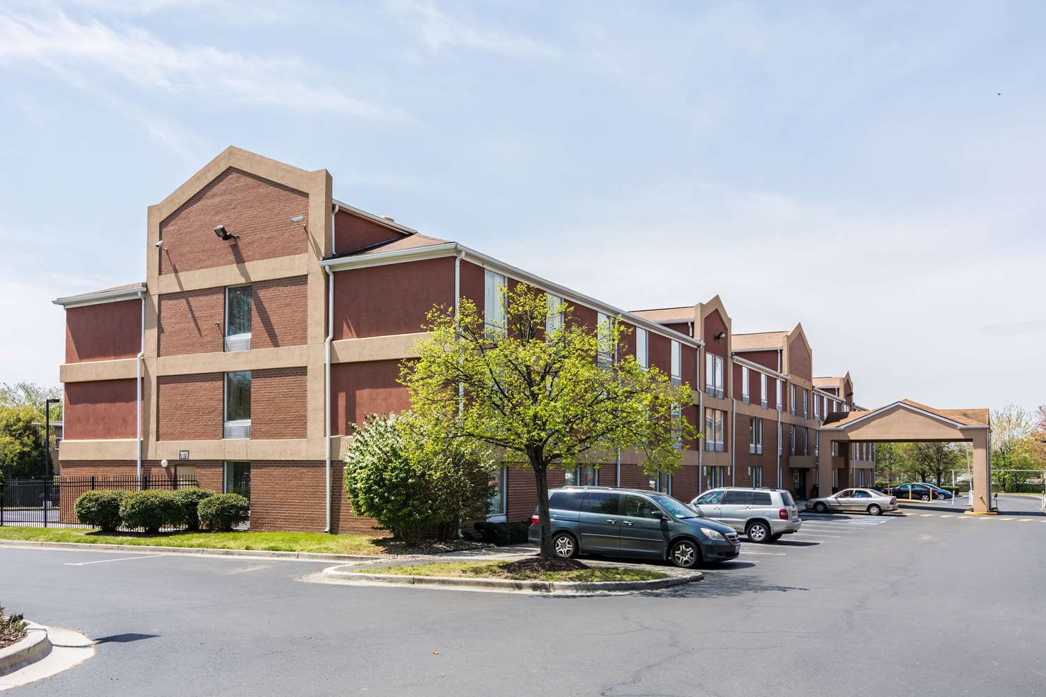 Fairfield by Marriott Inn & Suites Clinton 42/43