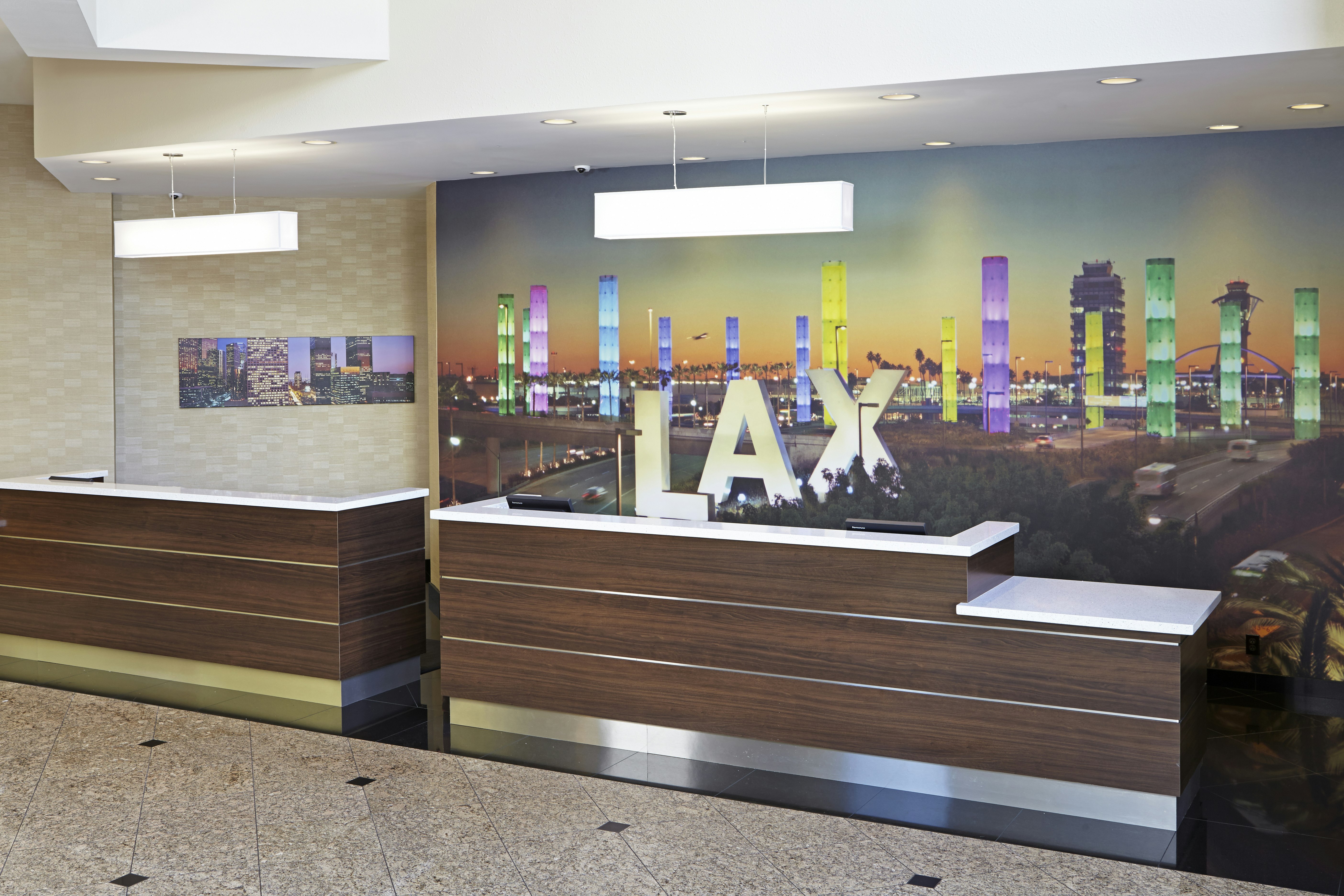 Embassy Suites by Hilton Los Angeles International Airport North 20/74