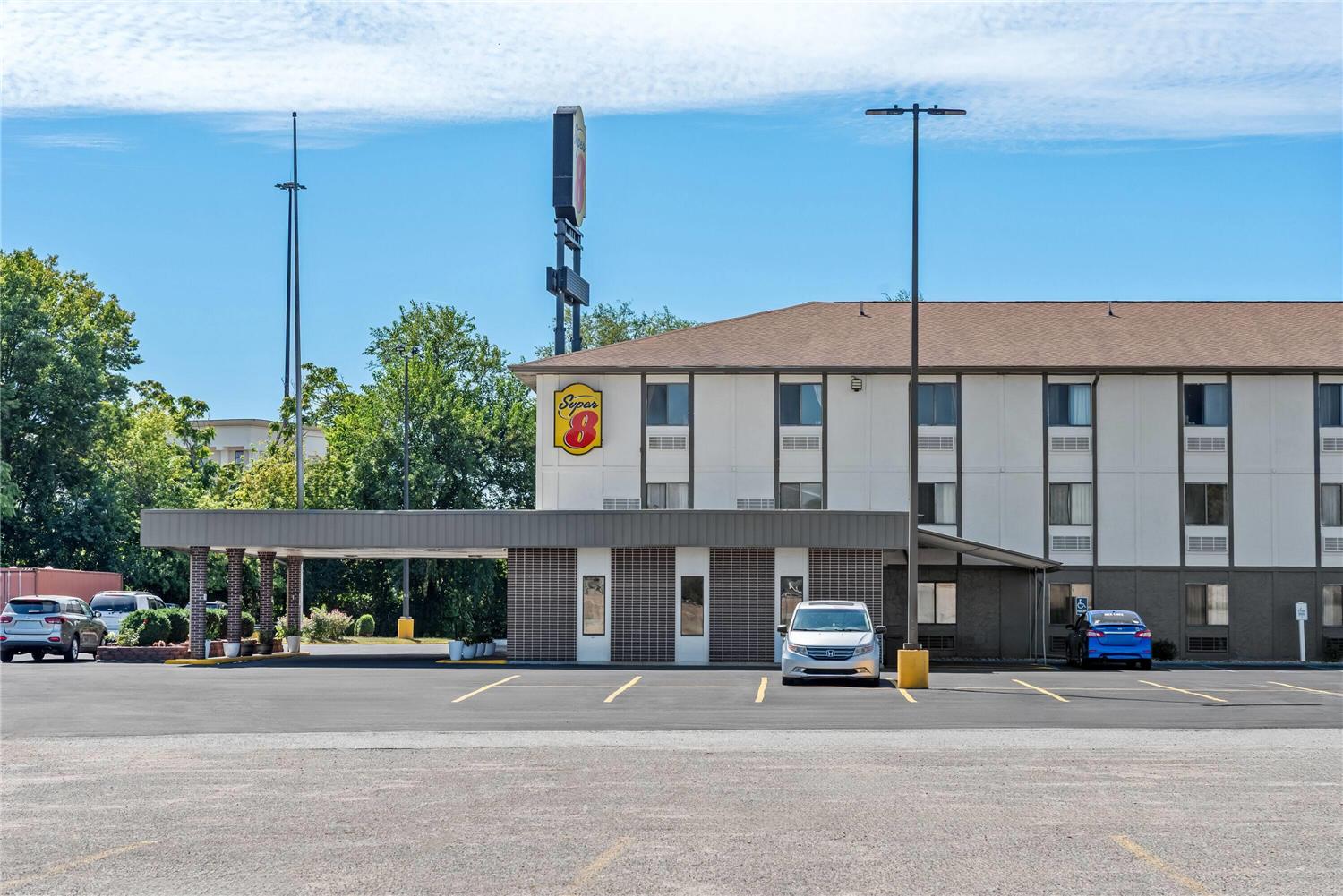 Super 8 By Wyndham Terre Haute 20/22