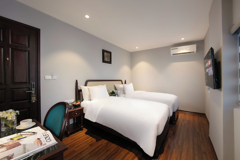 Serene Central hotel 27/55