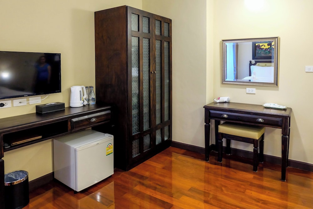 Siri Heritage Bangkok Hotel 57/71