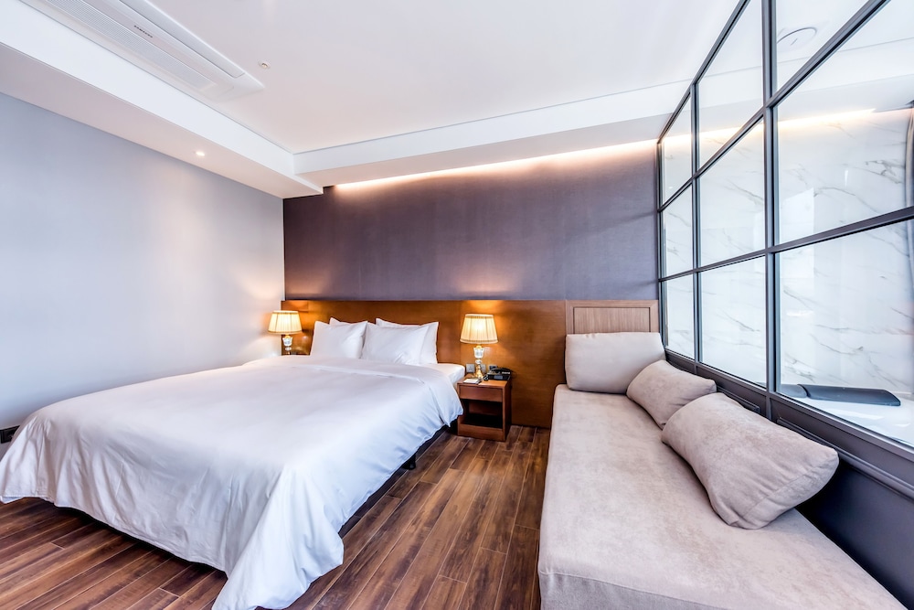 Dyne Oceano Hotel 28/75