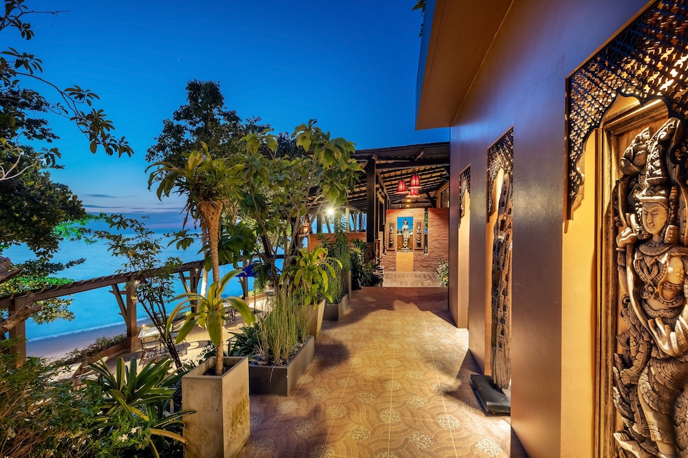 Nirvana Beach Resort and Spa 41/50