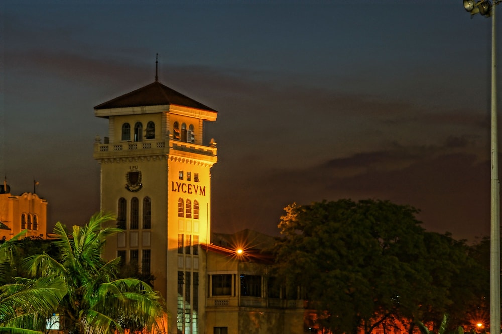 The Bayleaf Intramuros 8/56