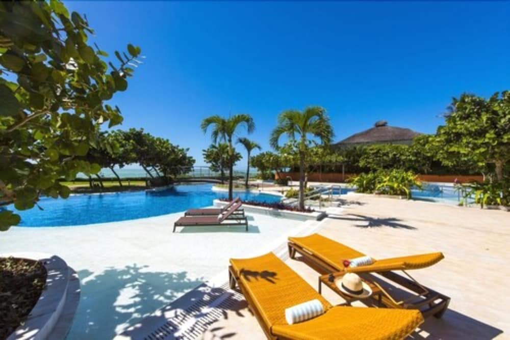 Vogal Luxury Beach Hotel & Spa 40/48