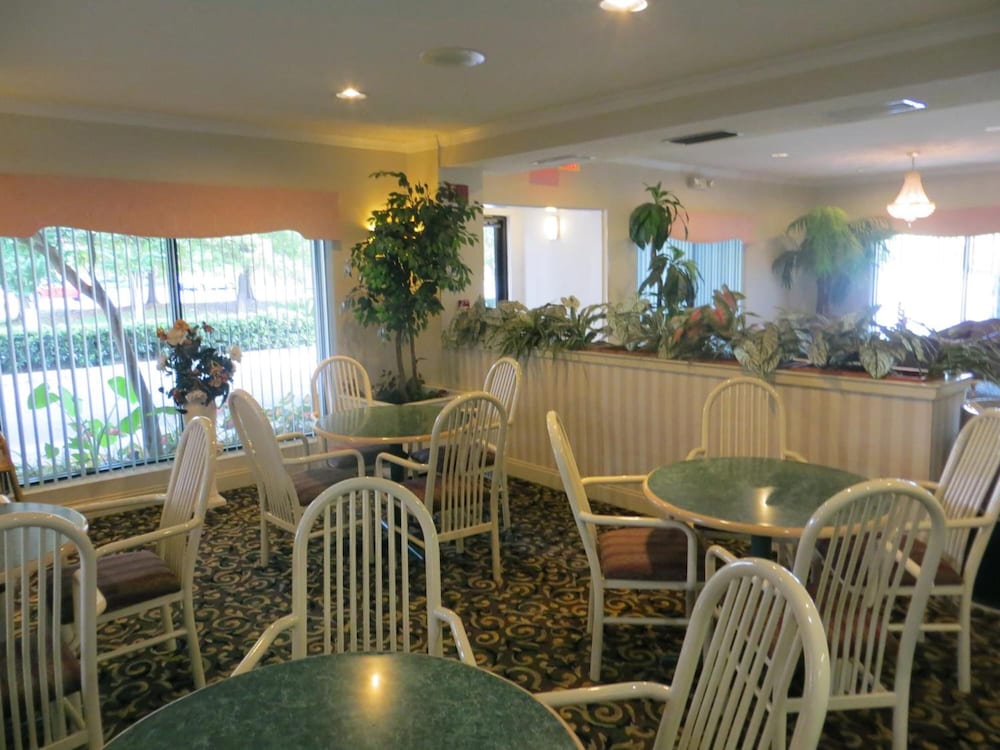 Fairview Inn Suites 36/49