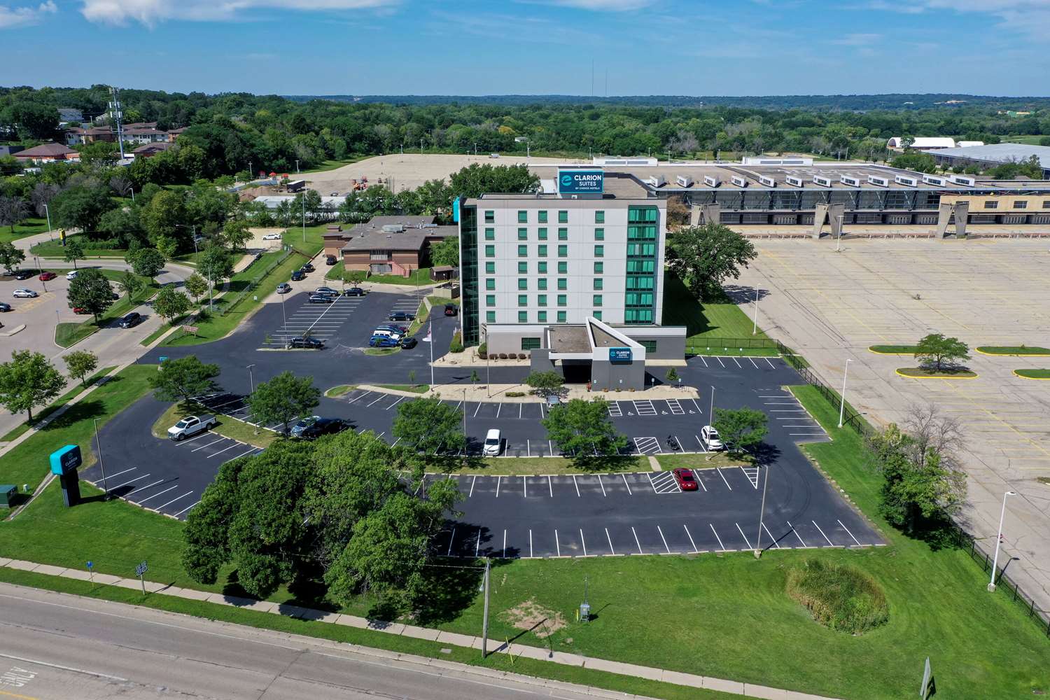 Clarion Suites At The Alliant Energy Center 5/27