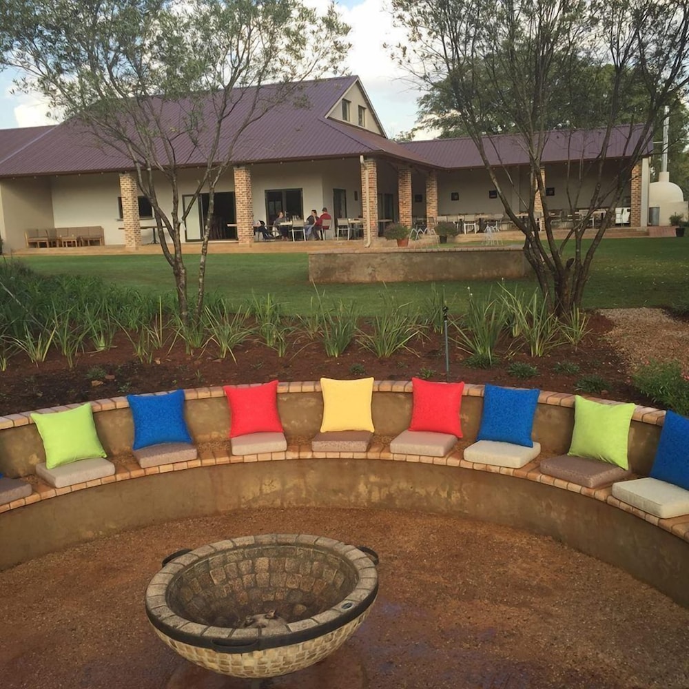 Esther's Country Lodge 2/35
