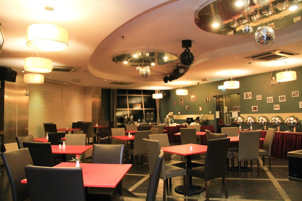 Shervinton Executive Boutique Hotel 45/60