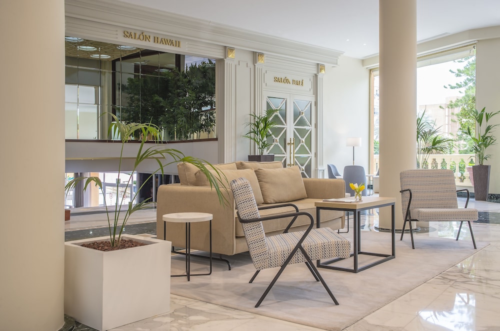 Benidorm East by Pierre and Vacances 52/72