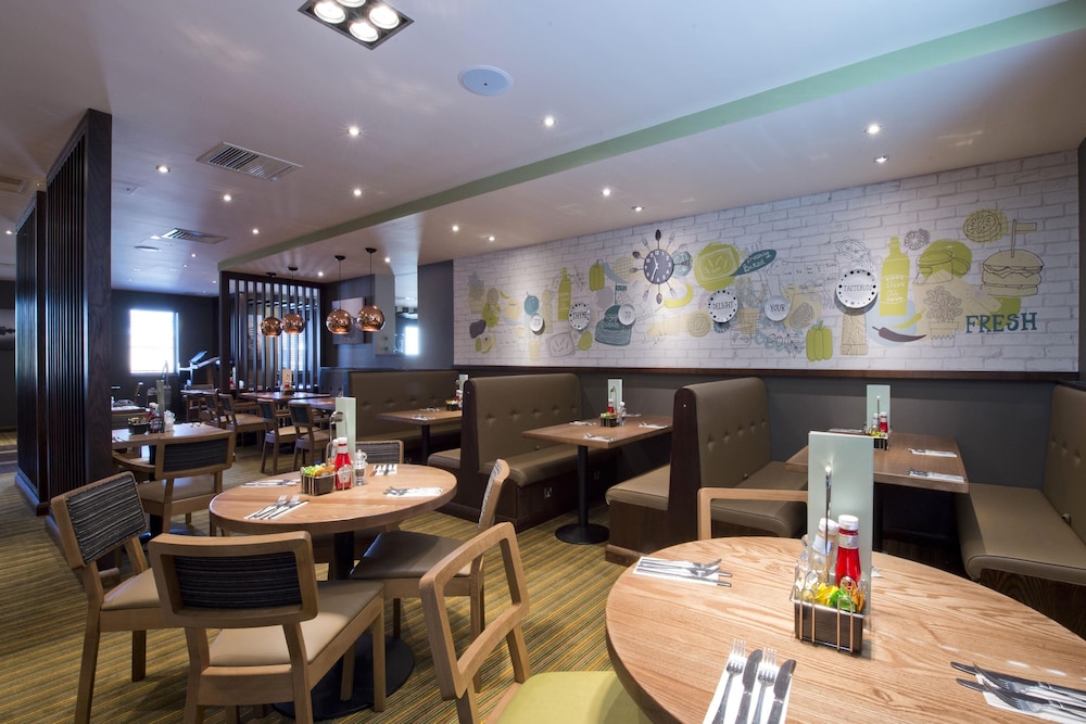 Premier Inn Addlestone 24/36