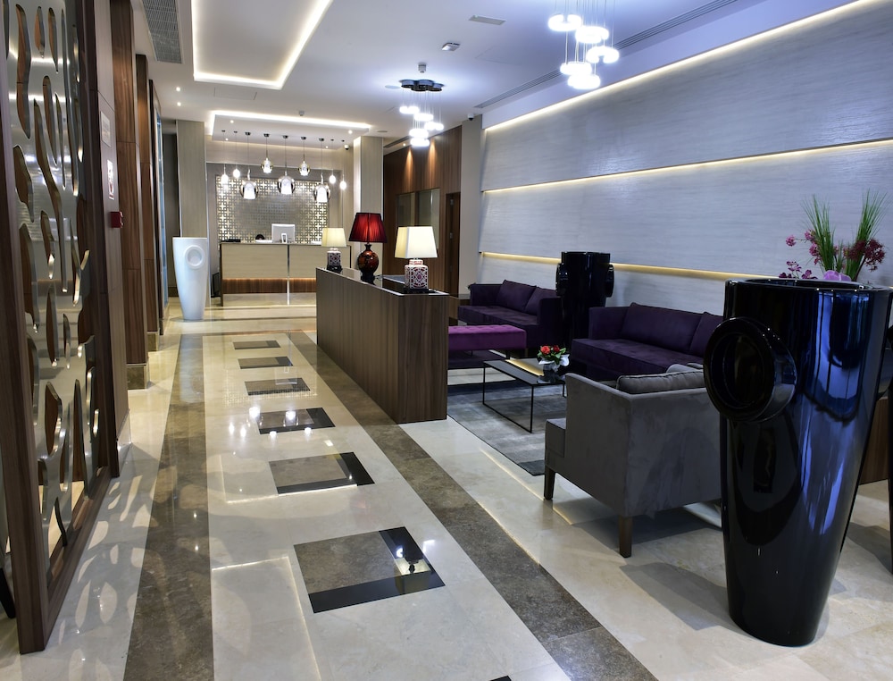 Lamaraz Arts Hotel 8/49