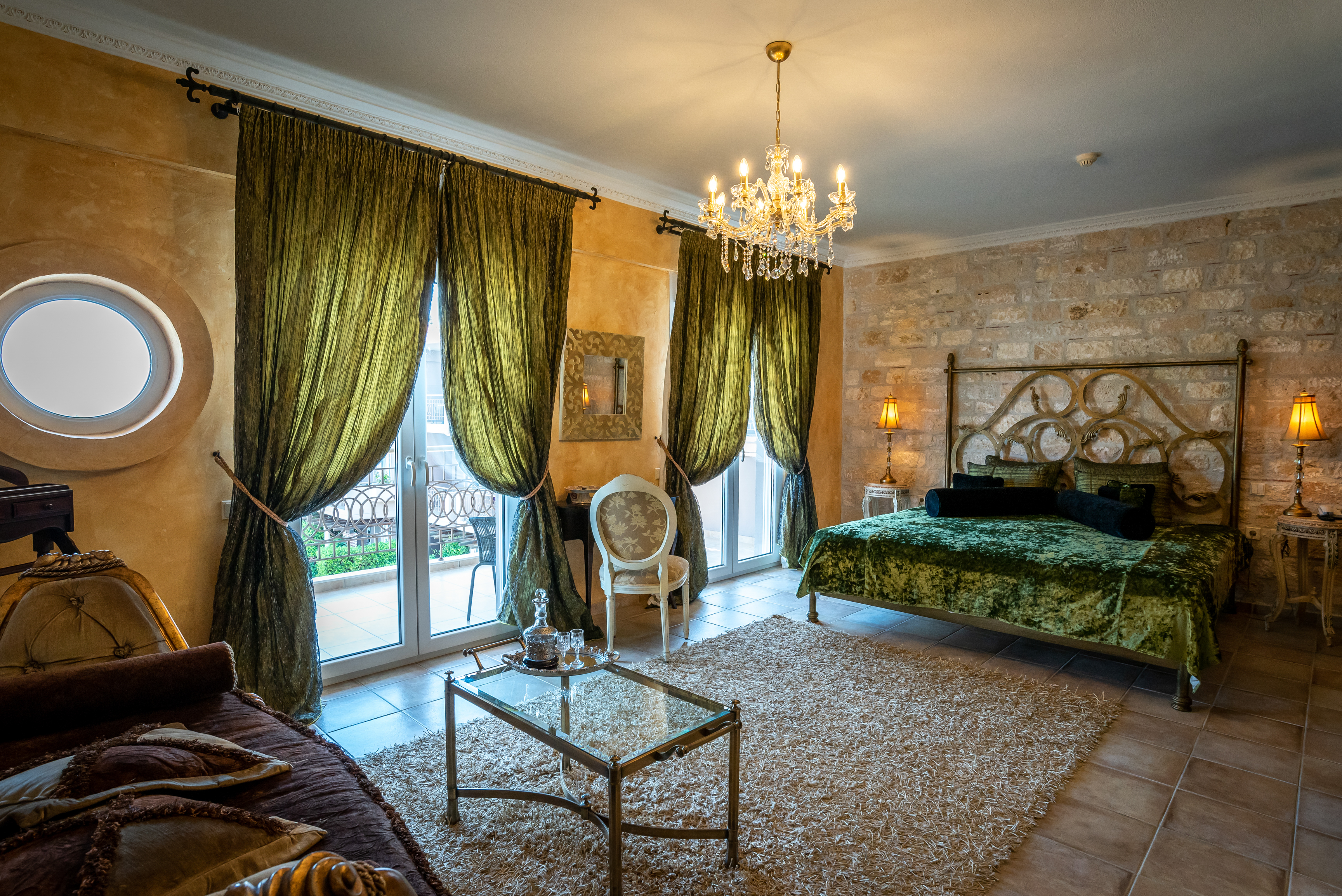 Achtis Hotel 25/50