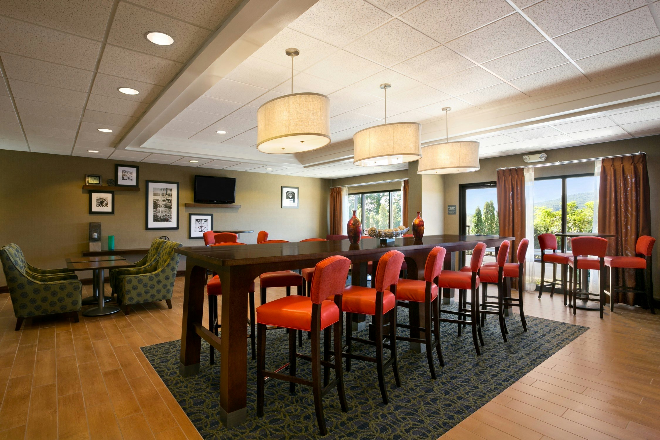 HAMPTON INN BEDFORD 39/52