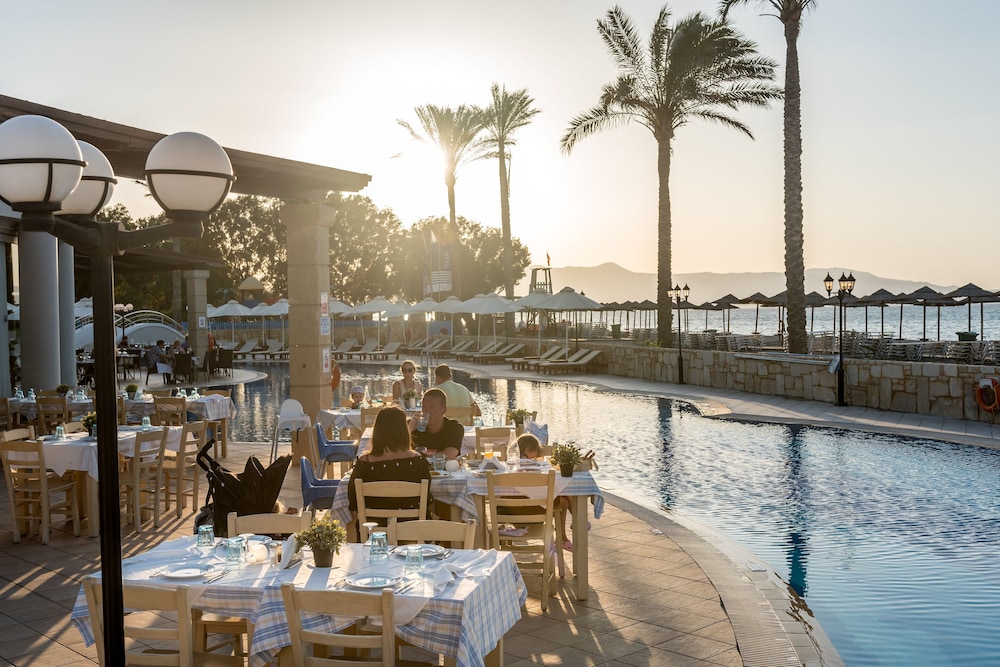 Atlantica Caldera Beach Hotel 54/65